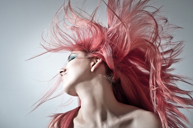 žena, růžové vlasy