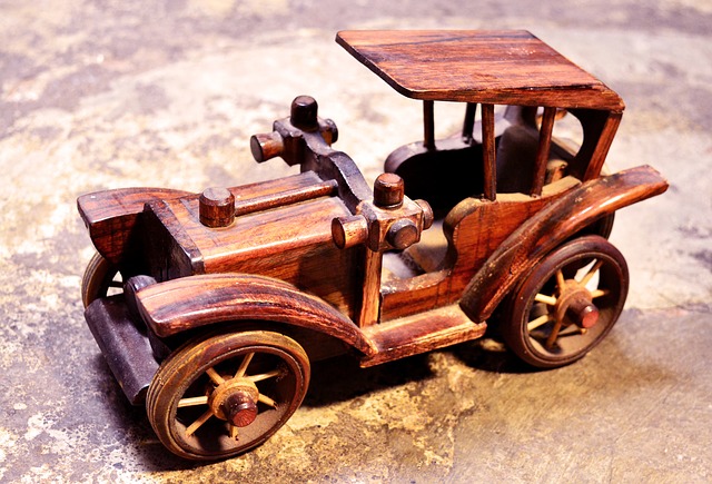 dřevěné autíčko