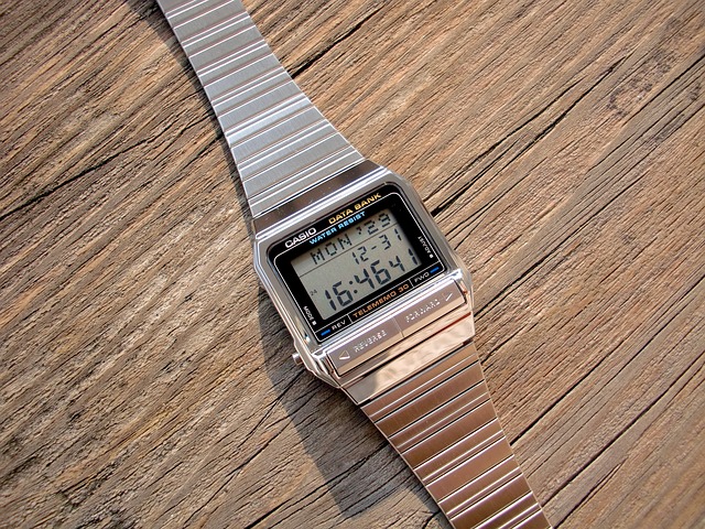 stříbrné hodinky