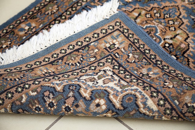 kusový tkaný koberec