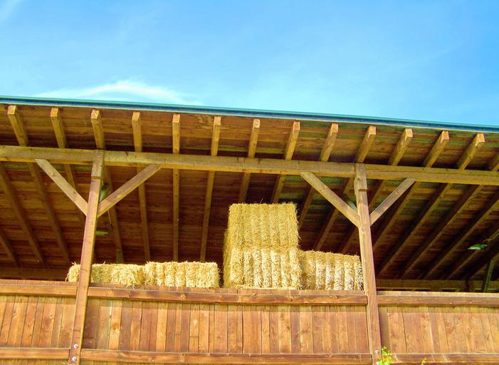hranoly se využijí na stavbu stodoly